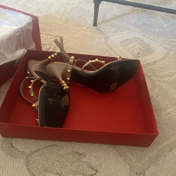 Valentino Garavani Shoes - Picture 6 of 8